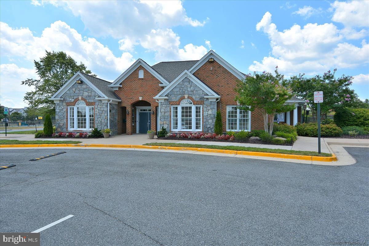 8727 FLOWERING DOGWOOD LN