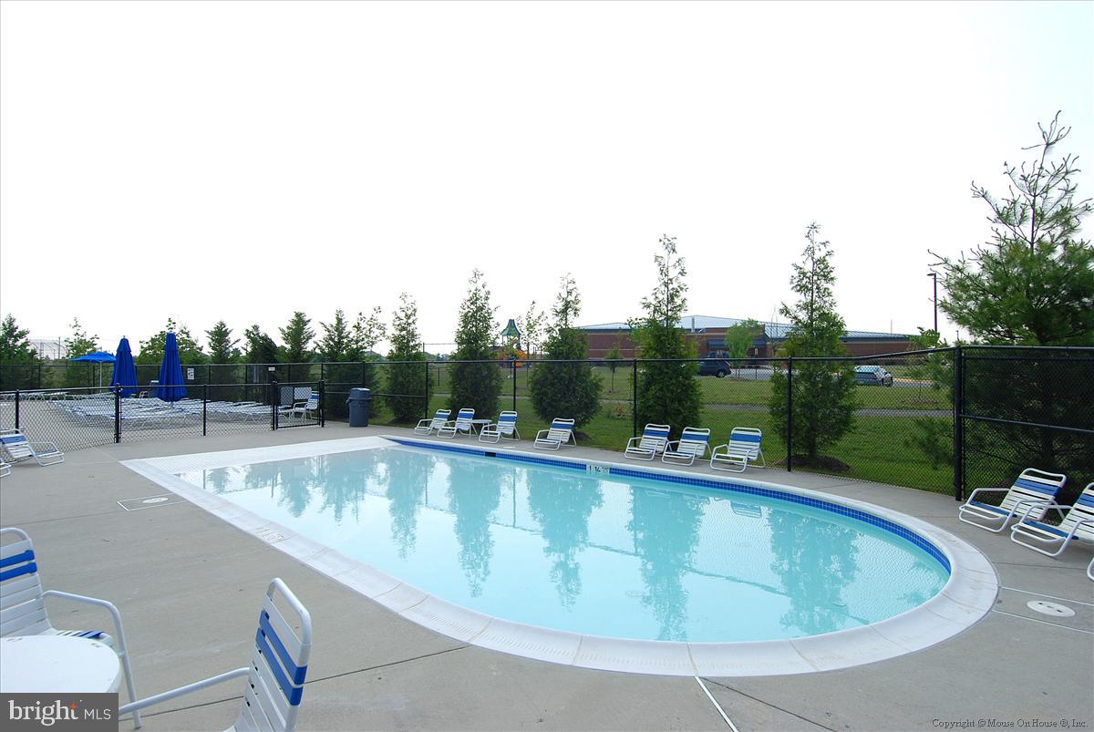 8727 FLOWERING DOGWOOD LN