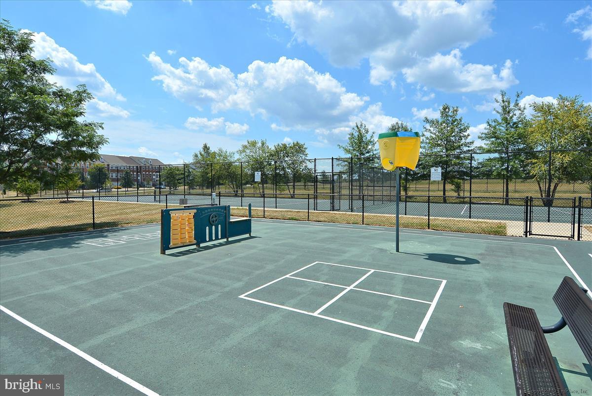 8727 FLOWERING DOGWOOD LN