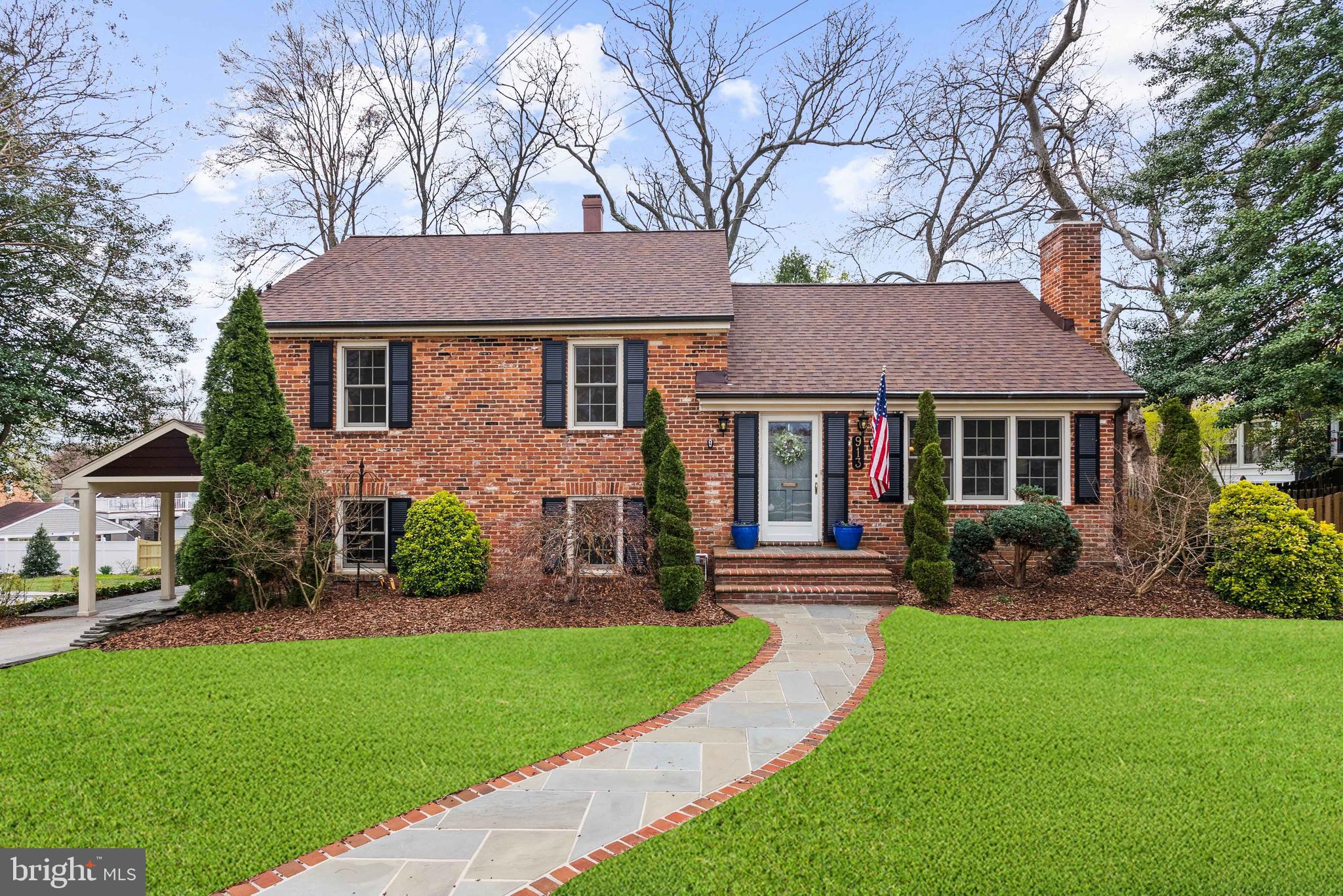 913 Croton Dr