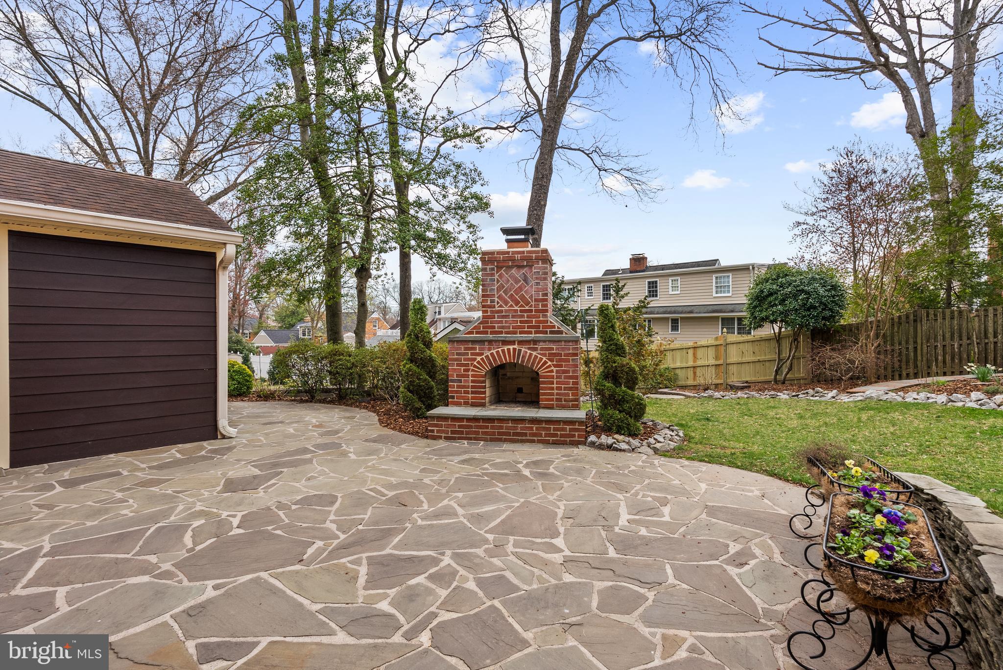 913 Croton Dr