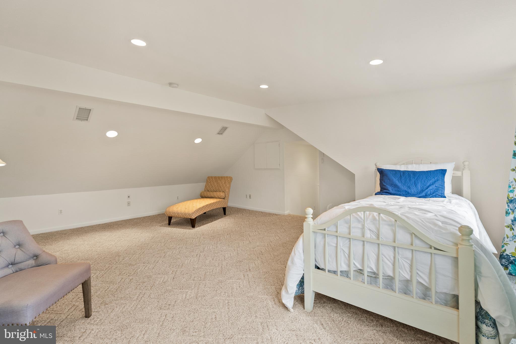 913 Croton Dr