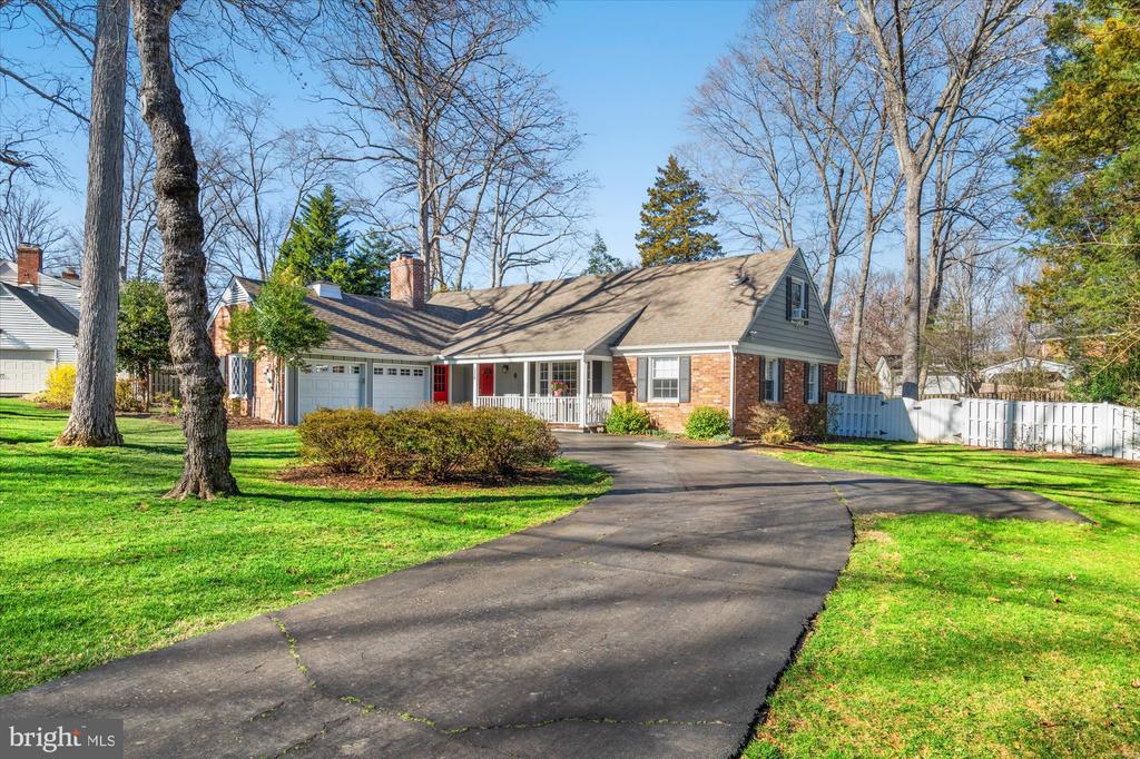 3808 Westgate Dr