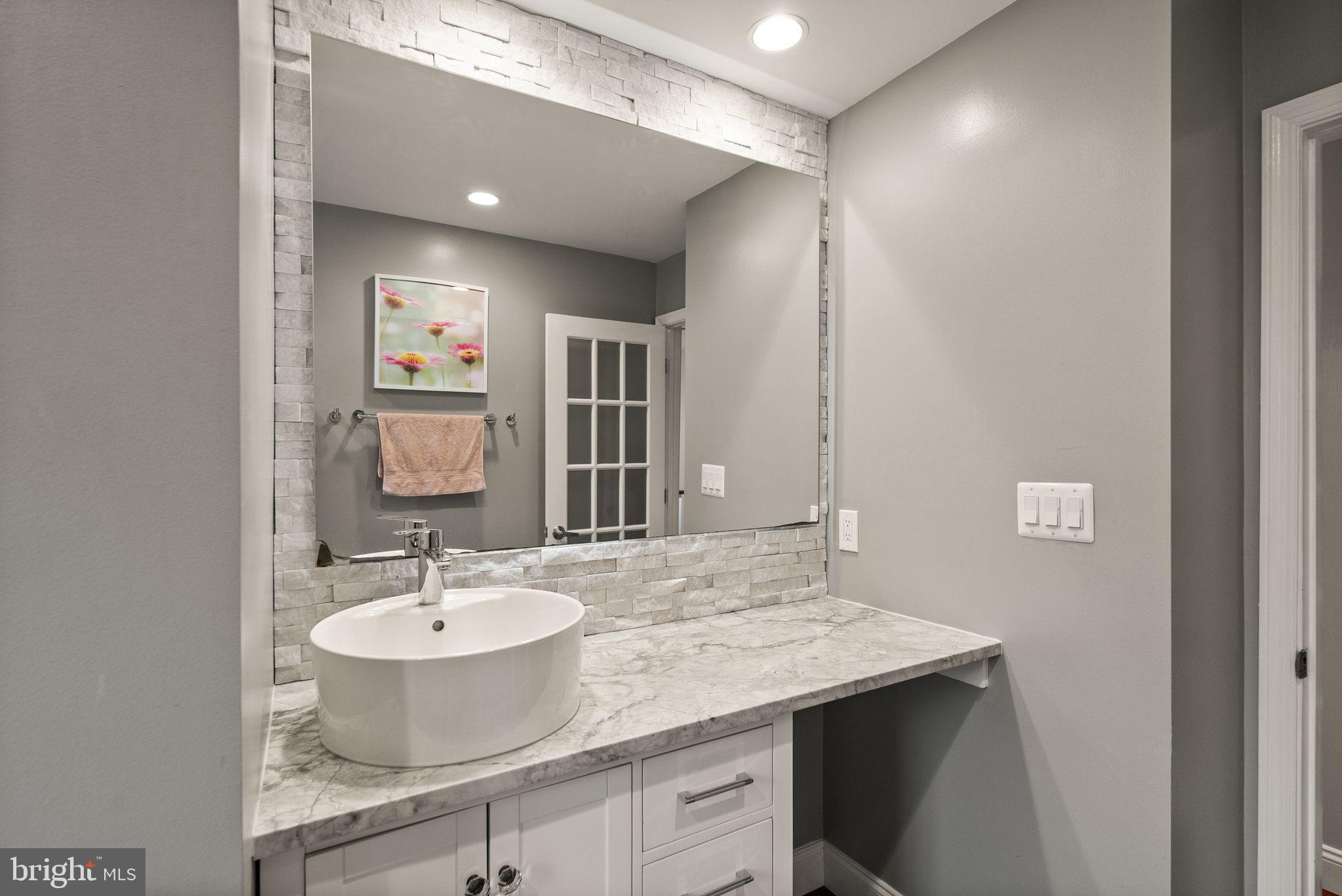 9121 Silver Pointe Way