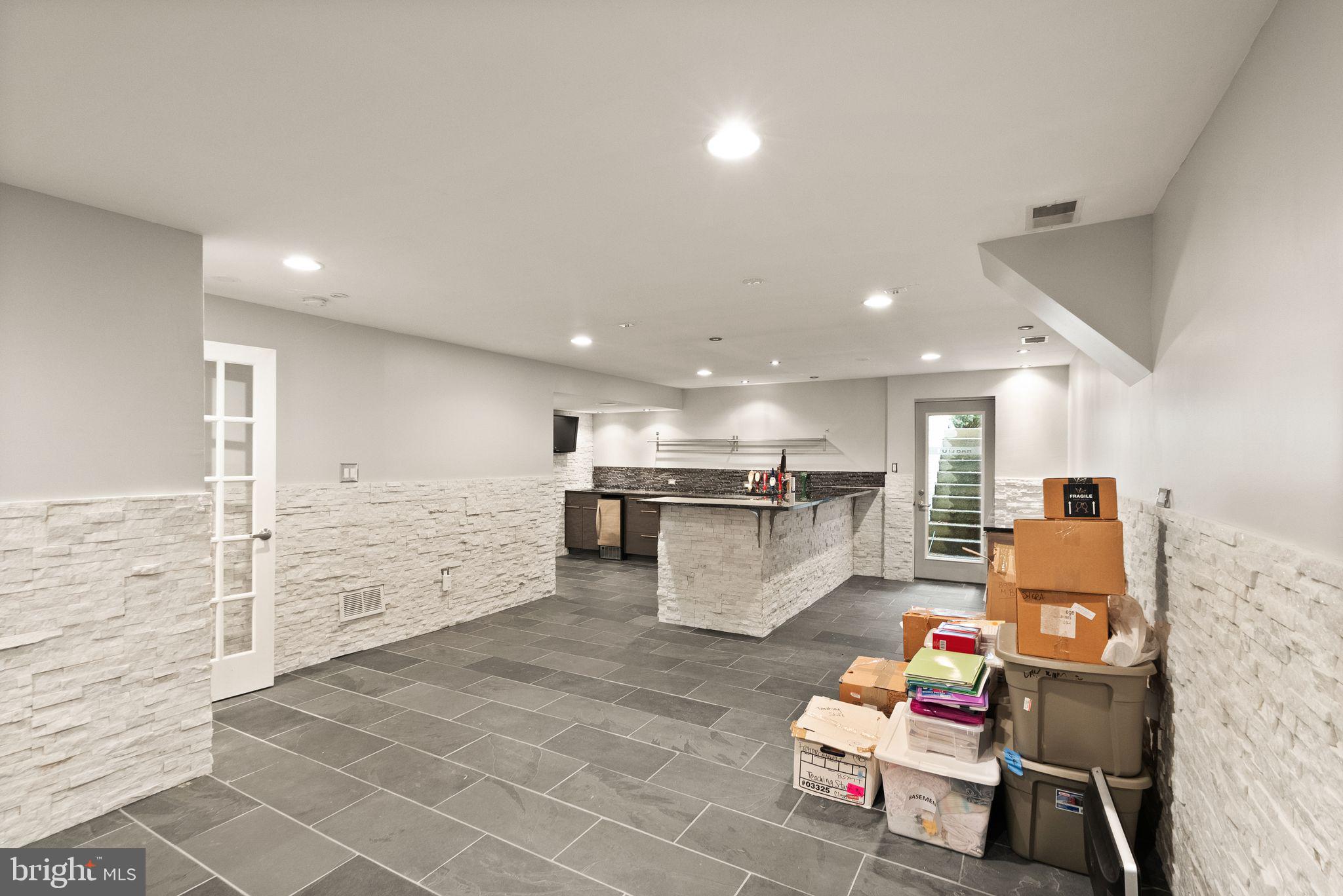 9121 Silver Pointe Way