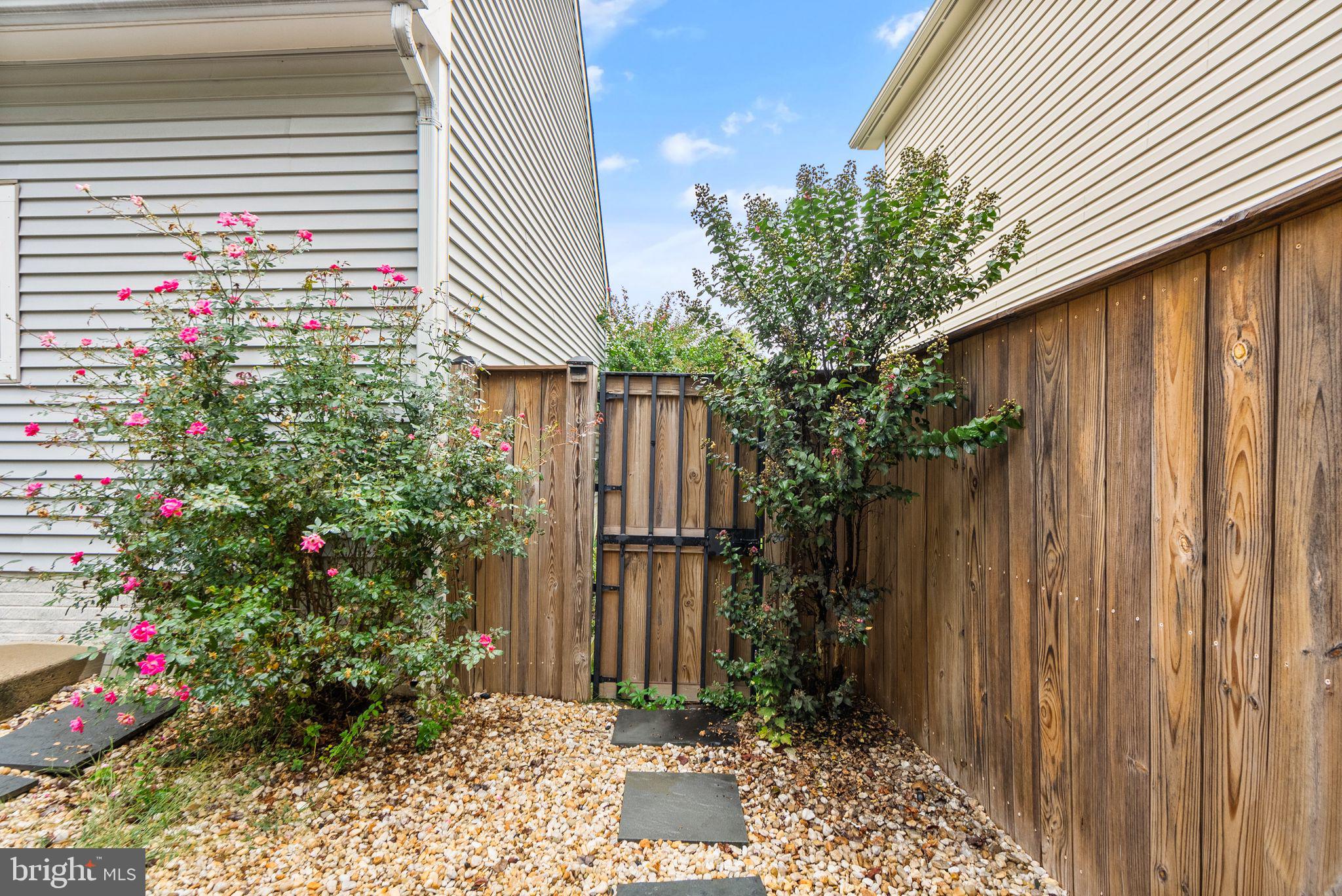 9121 Silver Pointe Way