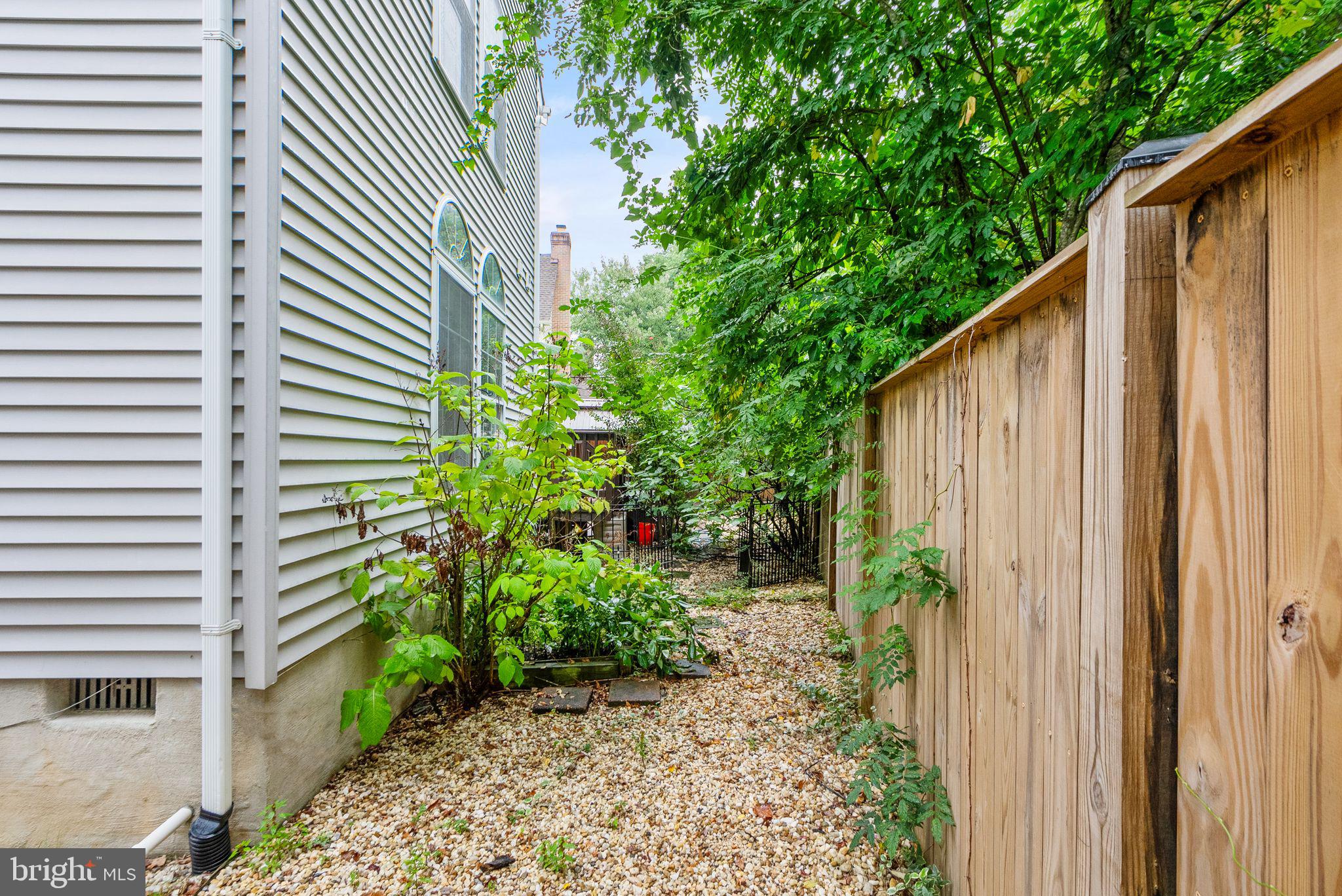 9121 Silver Pointe Way