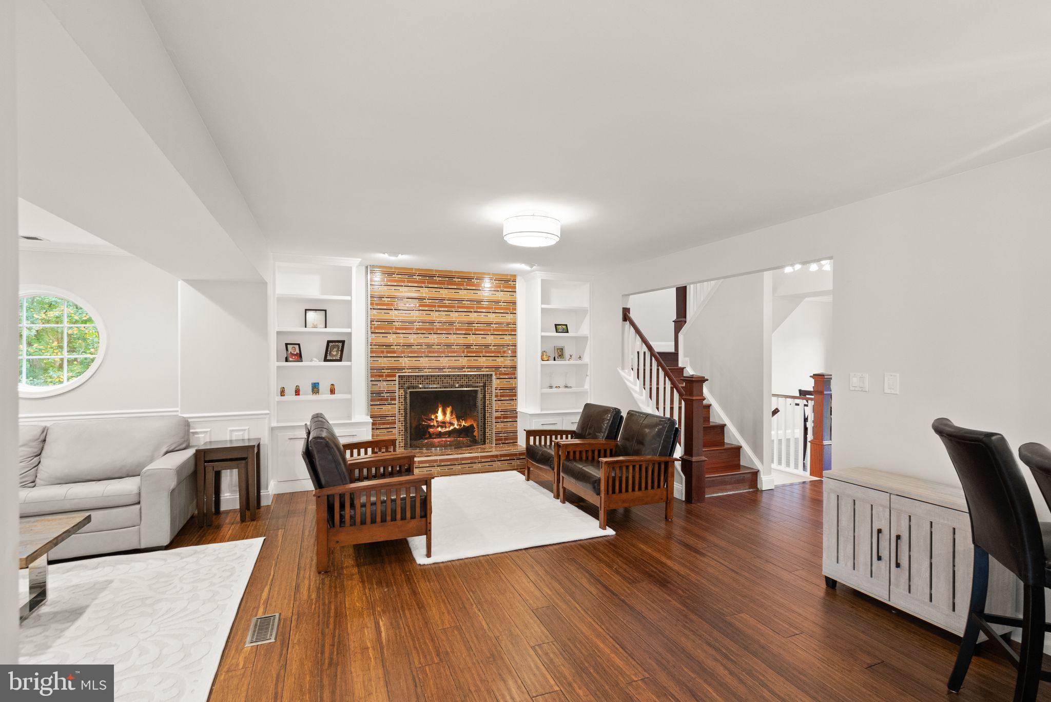 9121 Silver Pointe Way