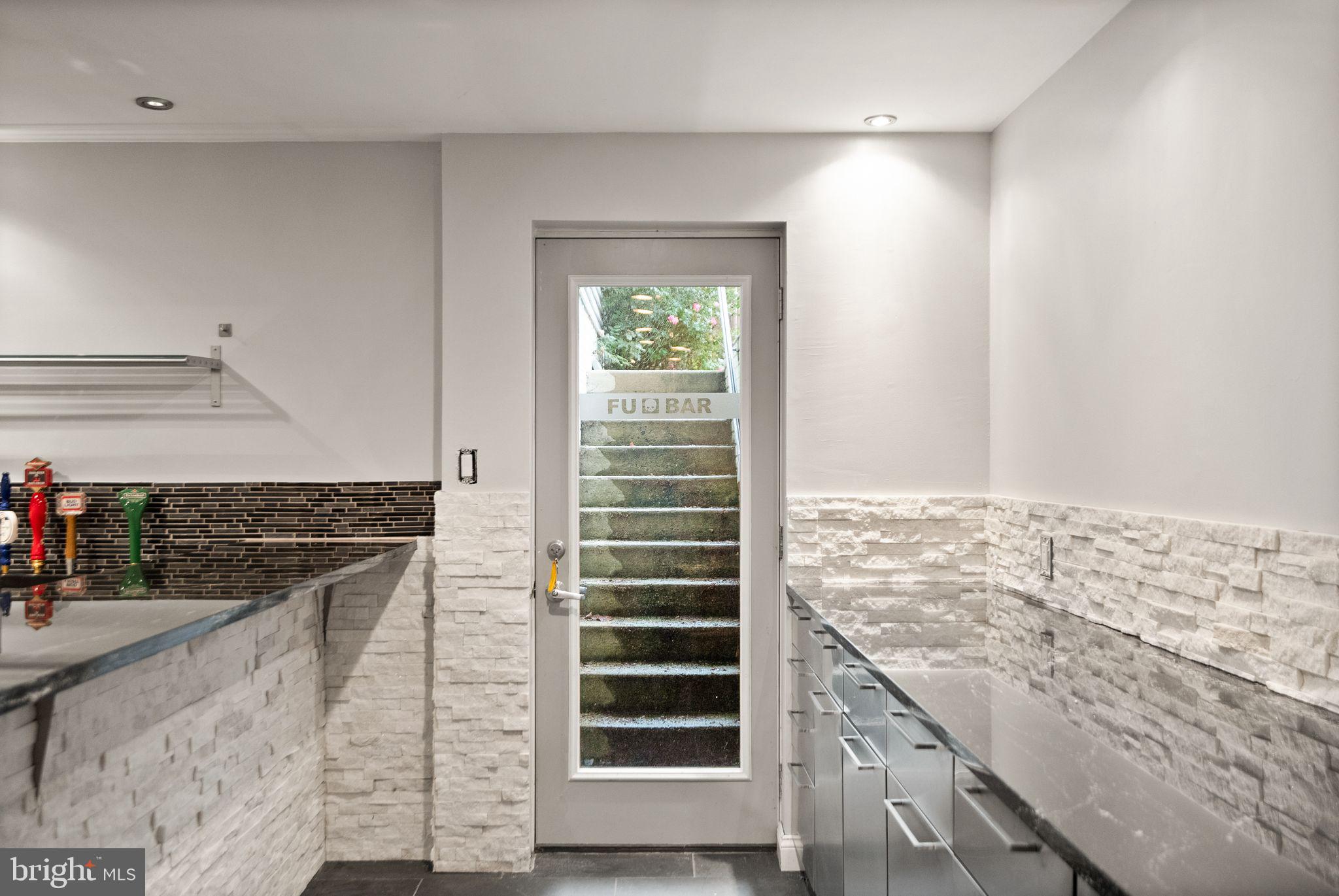 9121 Silver Pointe Way