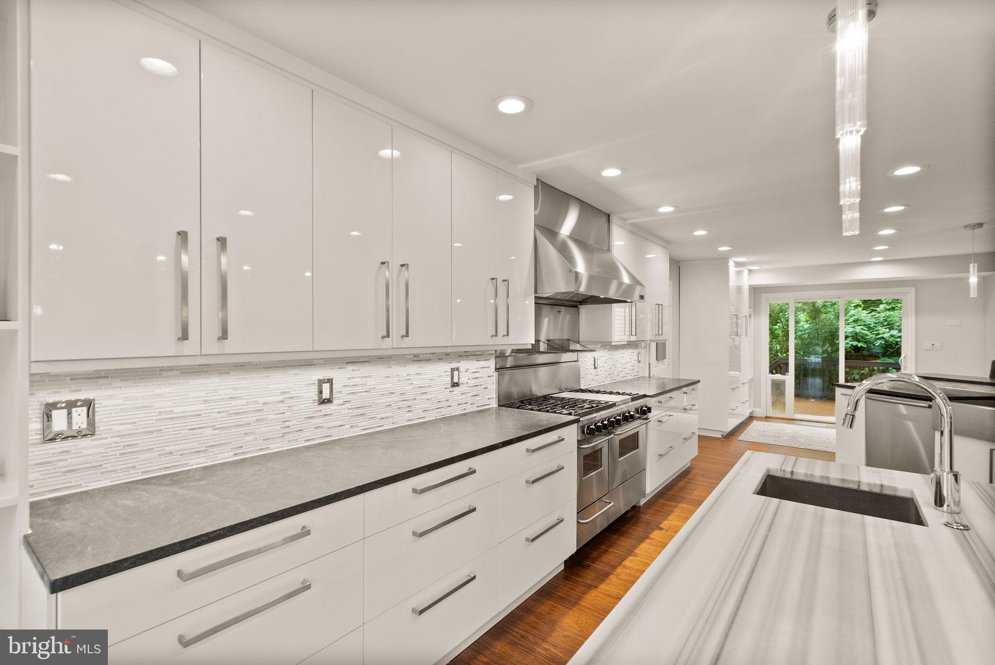 9121 Silver Pointe Way