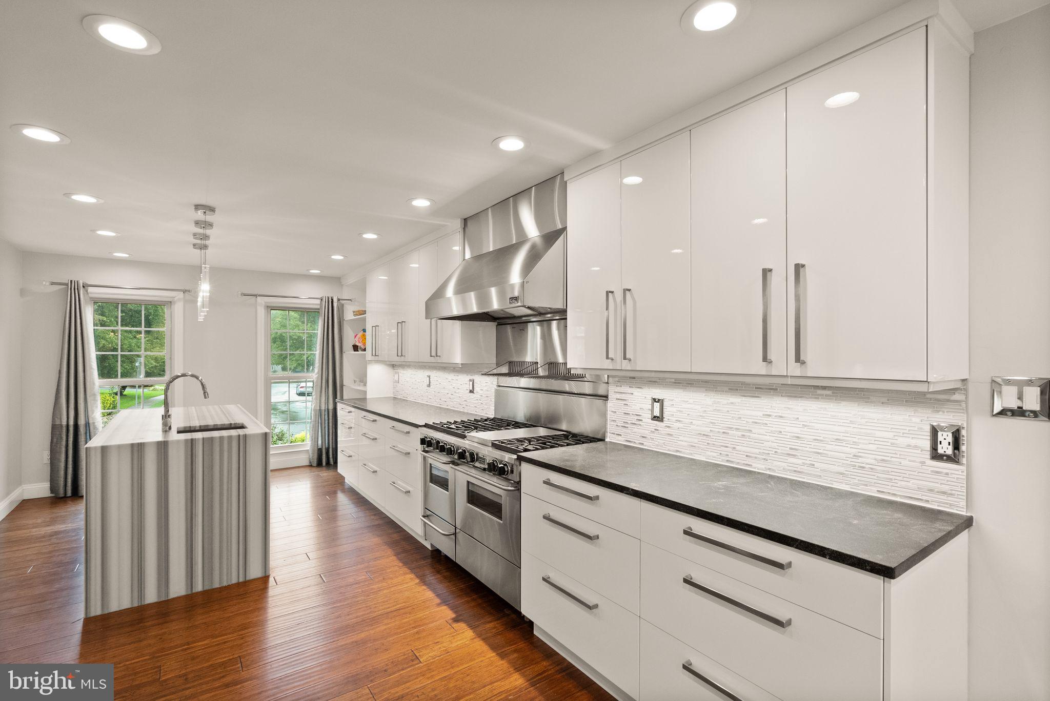 9121 Silver Pointe Way