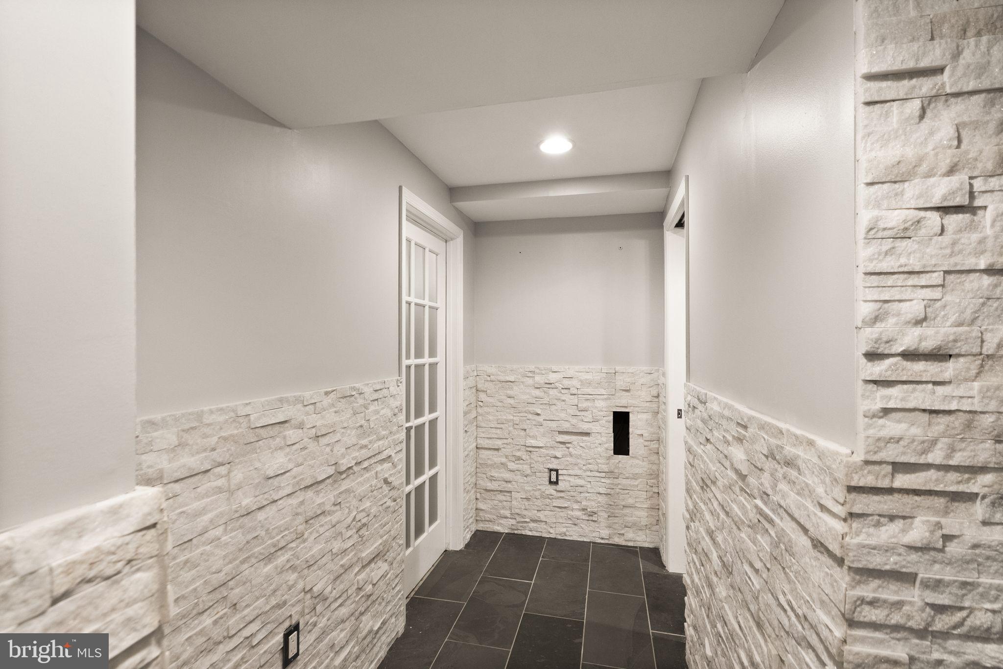 9121 Silver Pointe Way