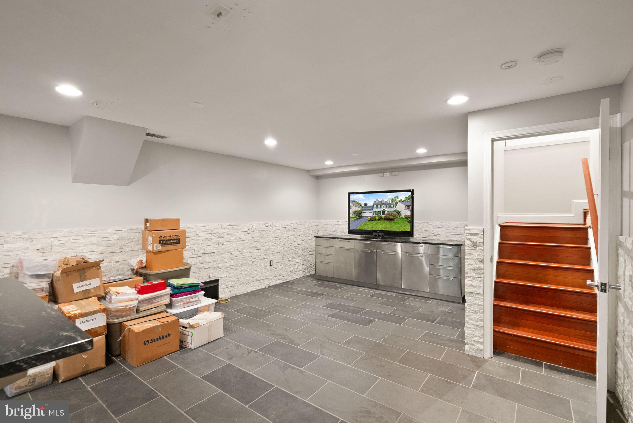 9121 Silver Pointe Way