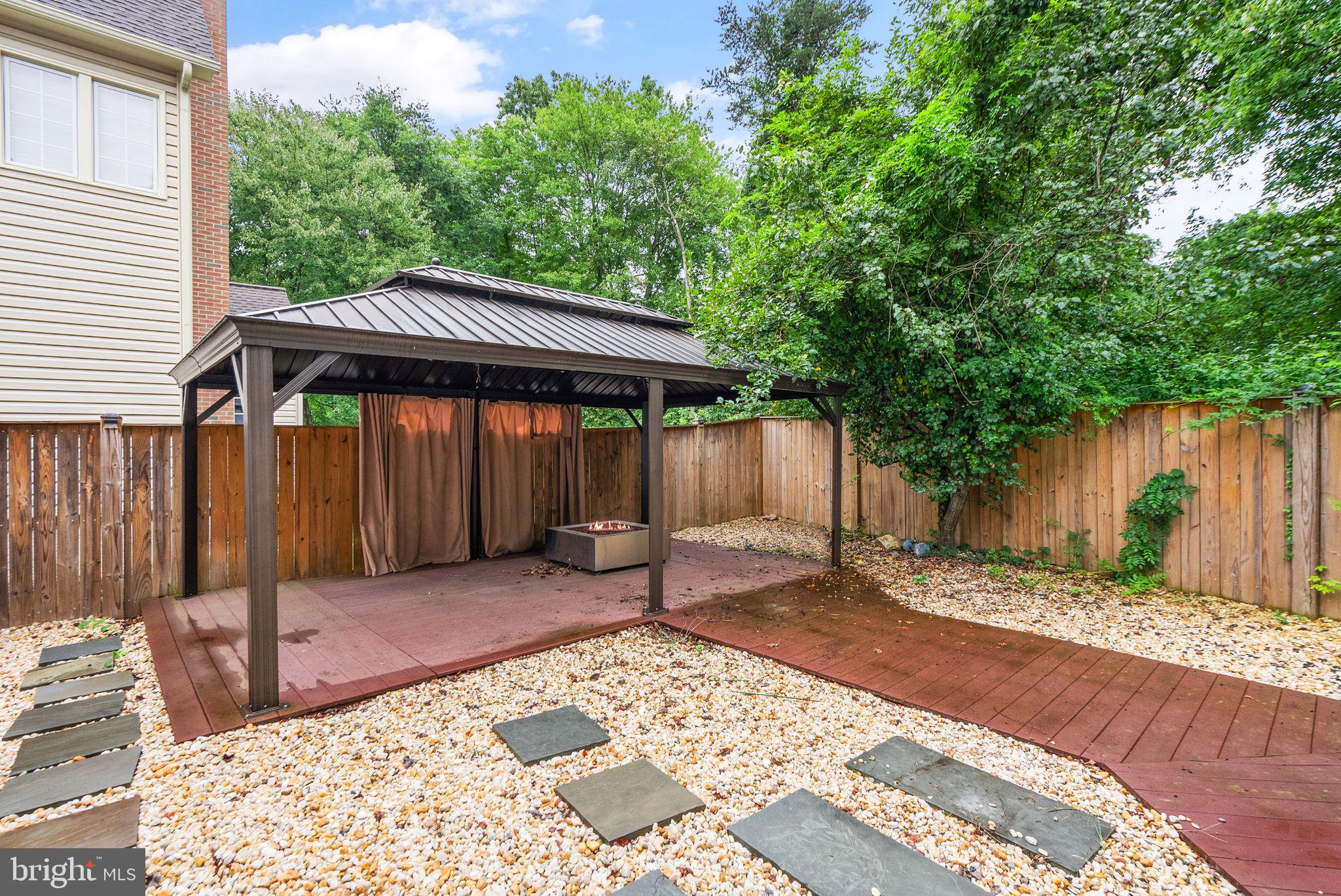 9121 Silver Pointe Way