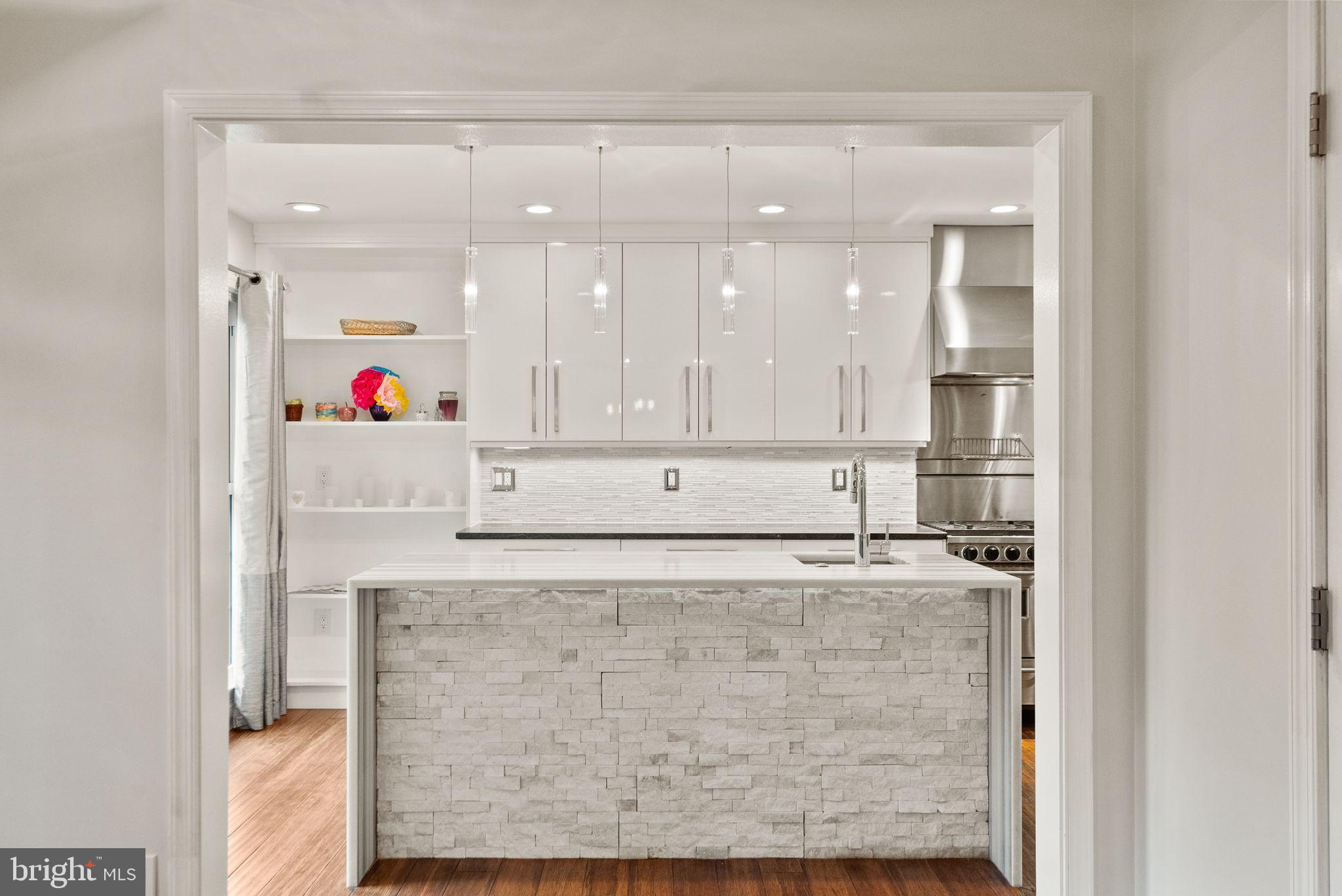 9121 Silver Pointe Way