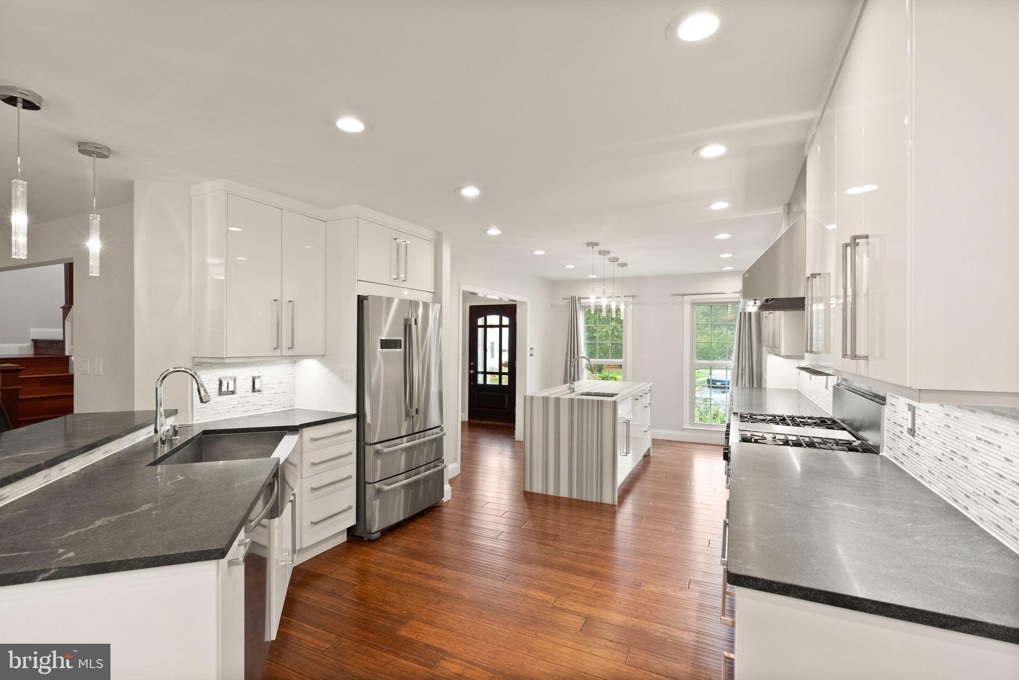 9121 Silver Pointe Way