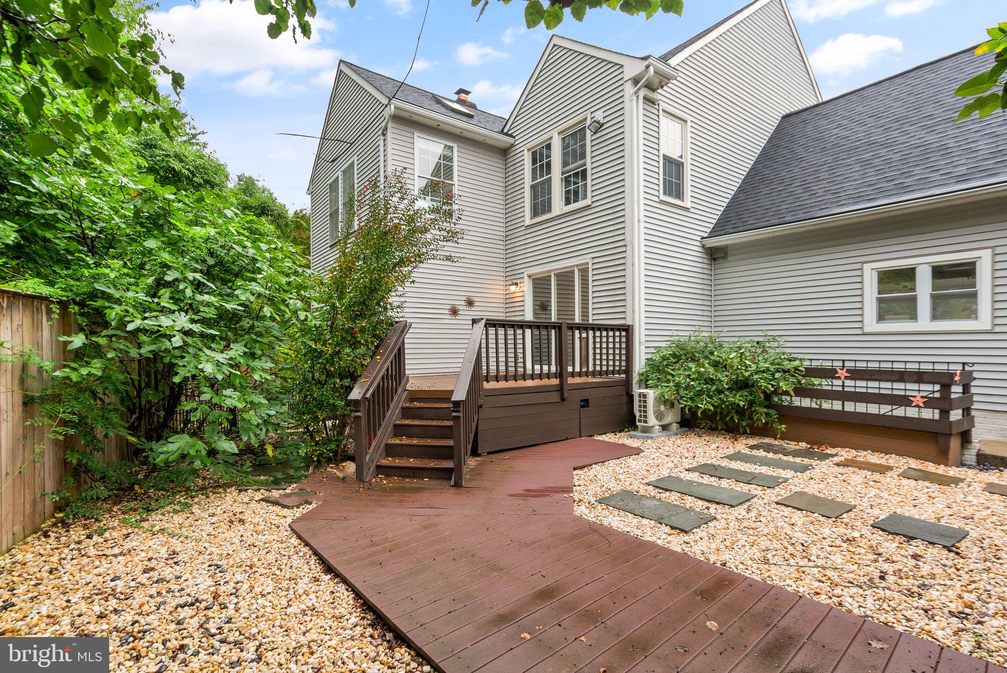 9121 Silver Pointe Way