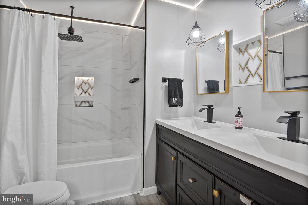 10911 CARTERS OAK WAY