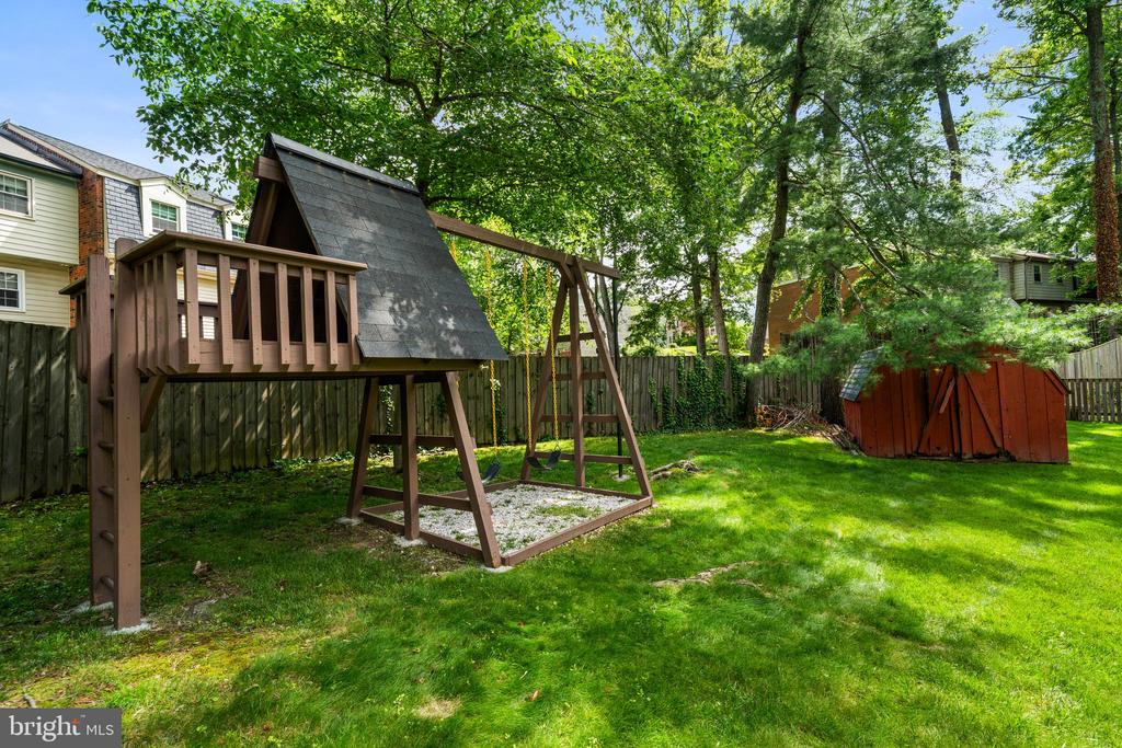 9211 Capricorn Ct