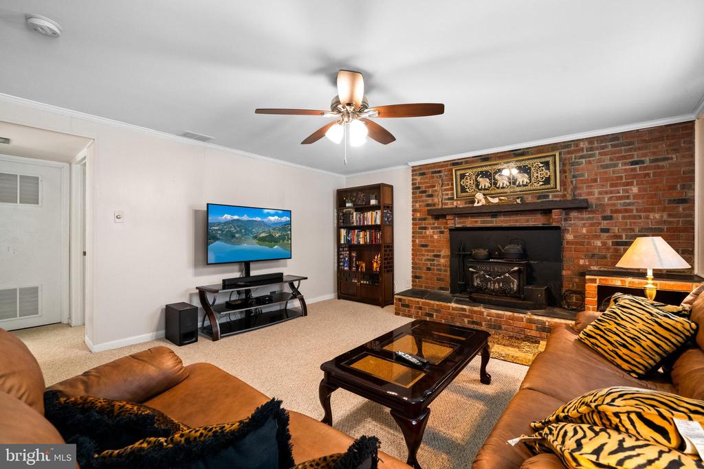 9211 Capricorn Ct