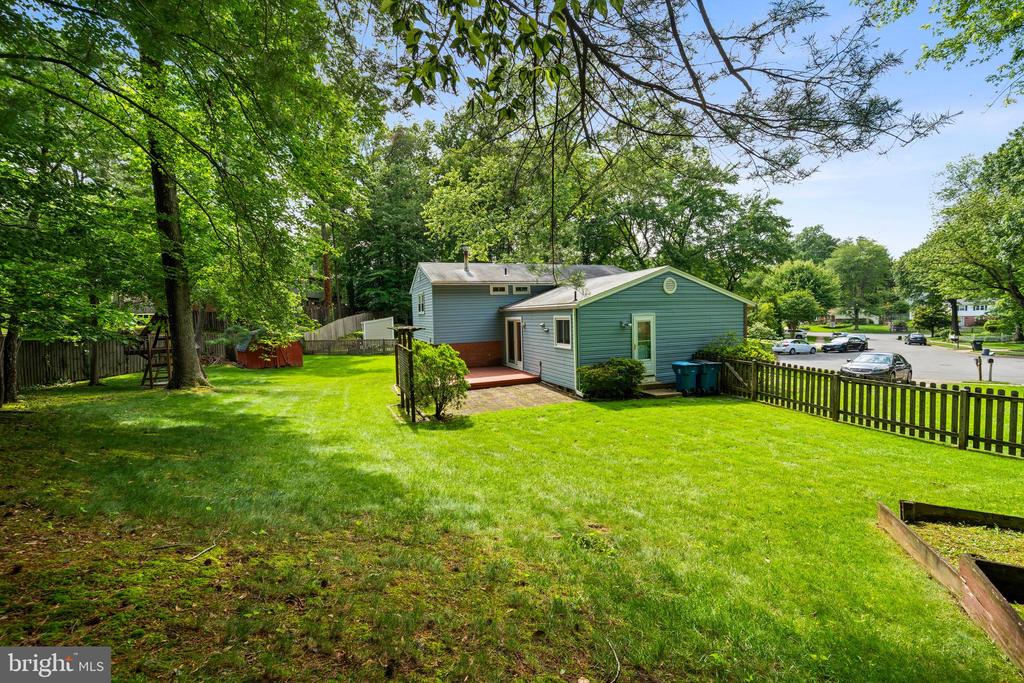 9211 Capricorn Ct