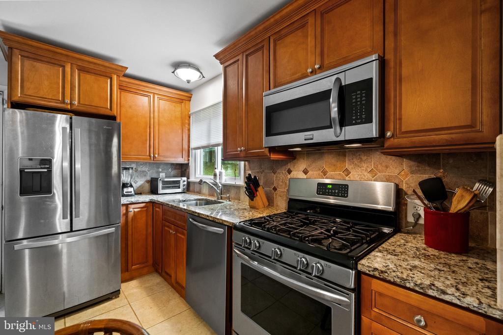 9211 Capricorn Ct