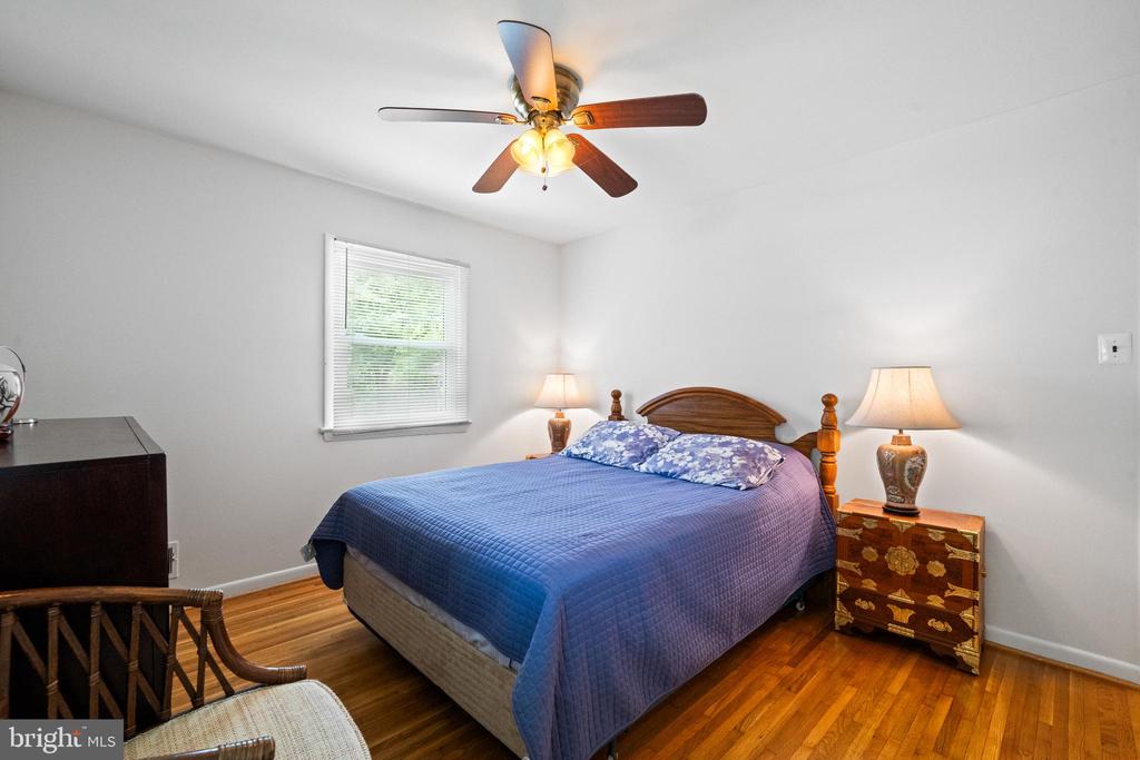 9211 Capricorn Ct