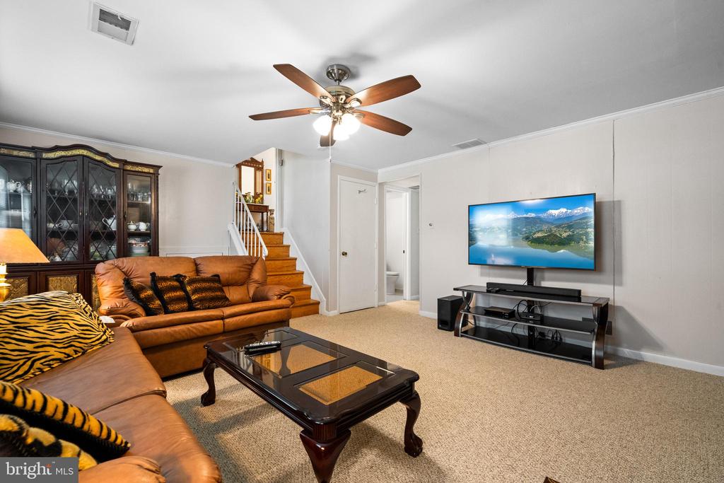 9211 Capricorn Ct