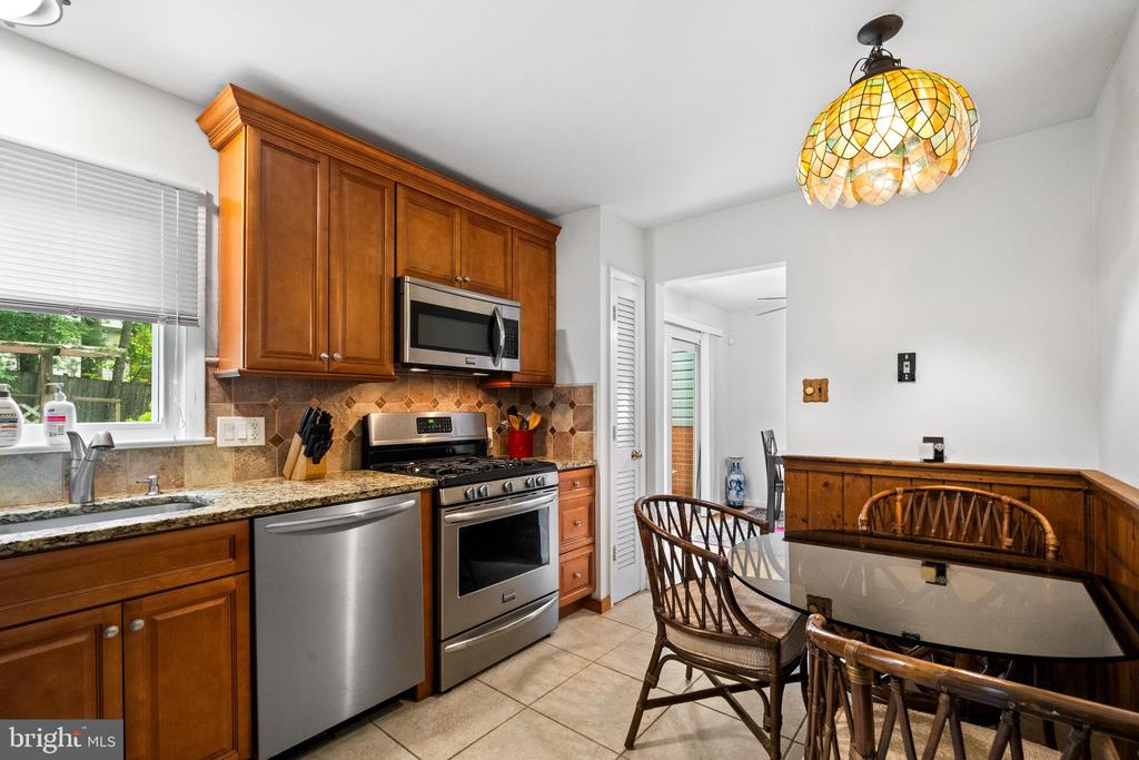 9211 Capricorn Ct