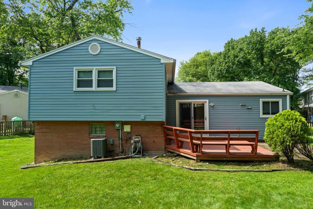9211 Capricorn Ct
