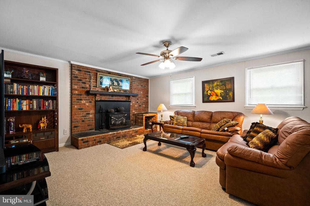 9211 Capricorn Ct