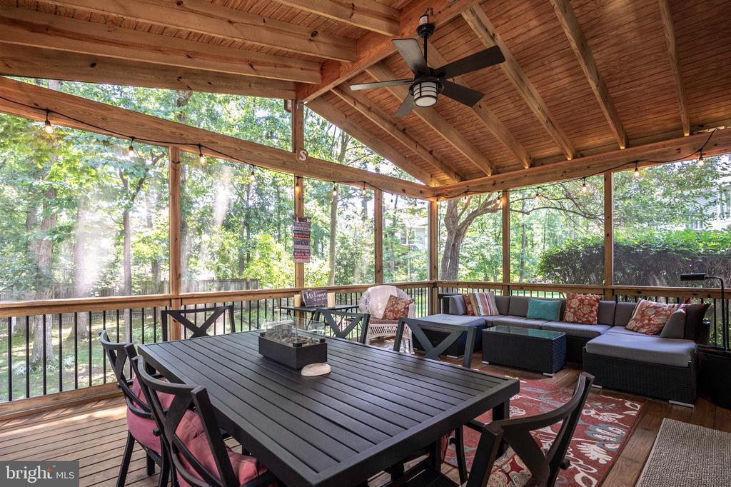 6909 TRILLIUM LANE