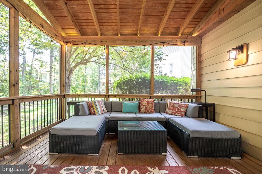 6909 TRILLIUM LANE