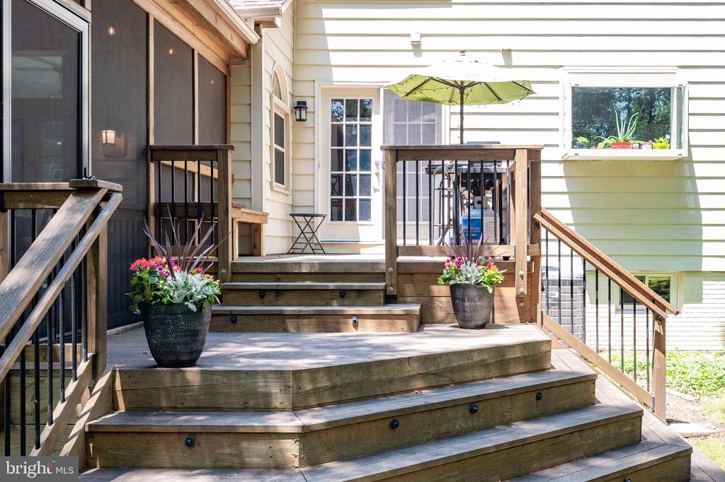 6909 TRILLIUM LANE