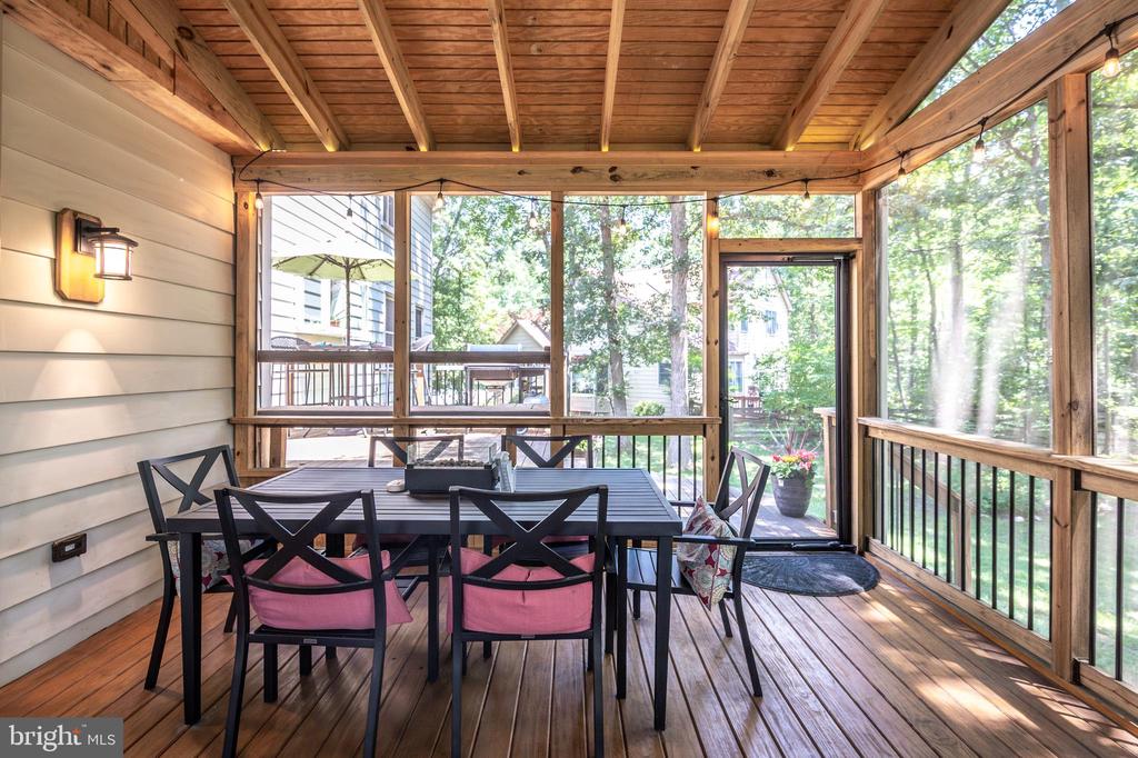 6909 TRILLIUM LANE