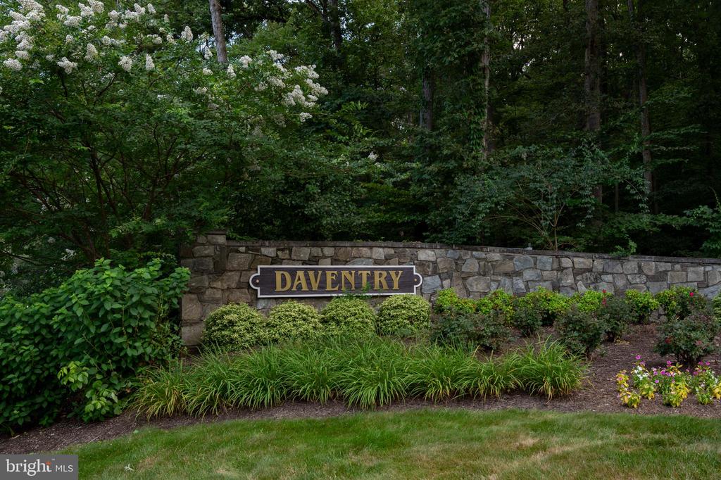 6909 TRILLIUM LANE
