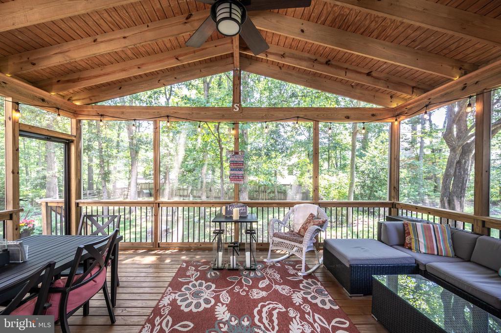 6909 TRILLIUM LANE
