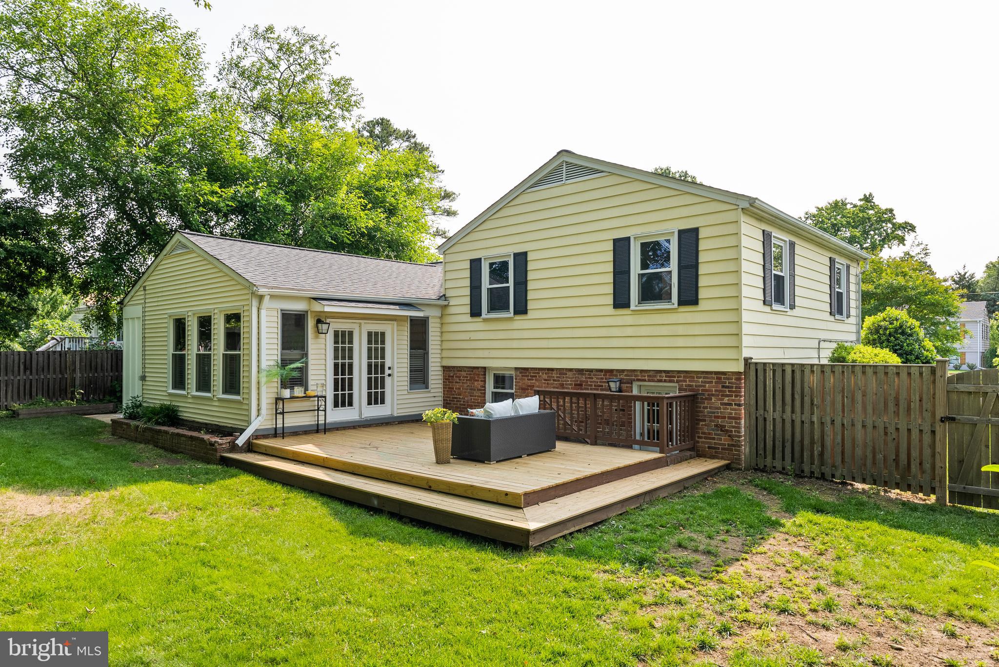 8620 CONOVER PLACE