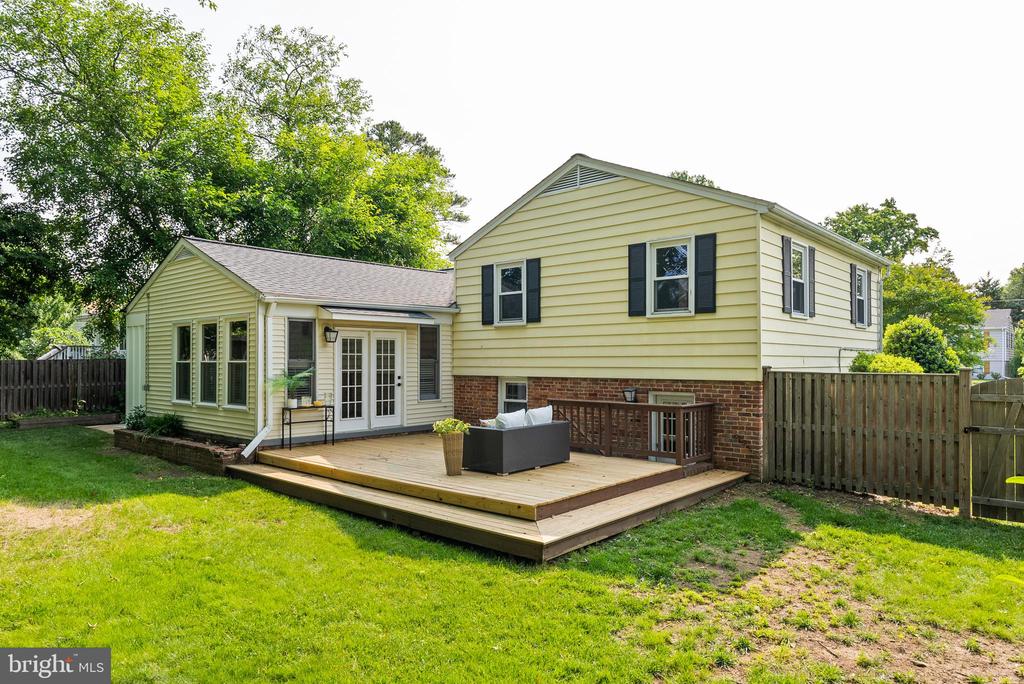 8620 CONOVER PLACE