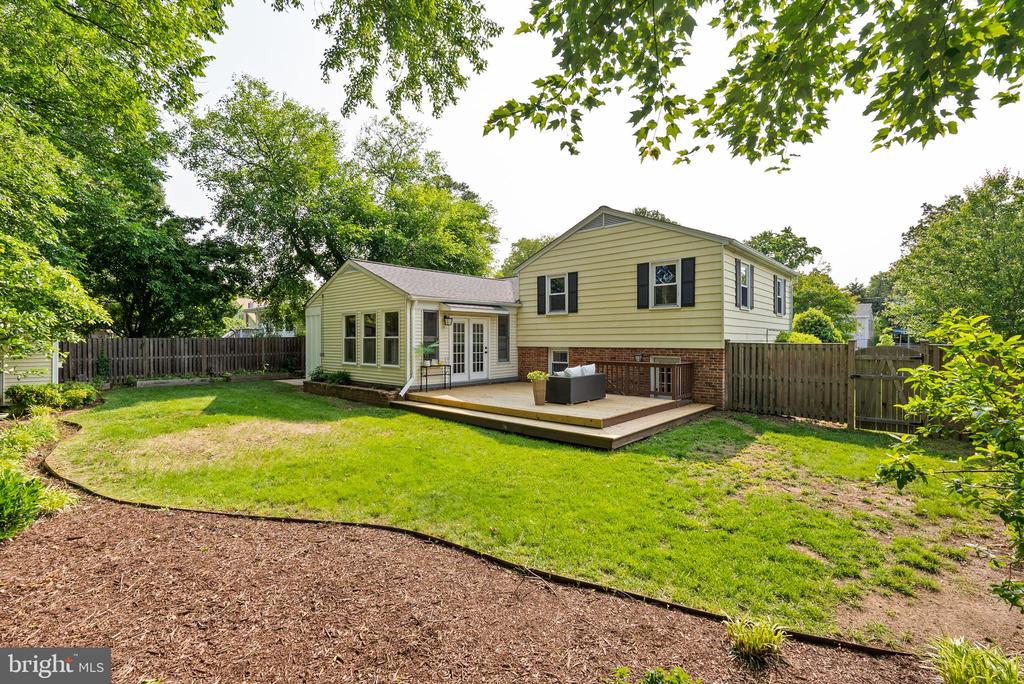 8620 CONOVER PLACE