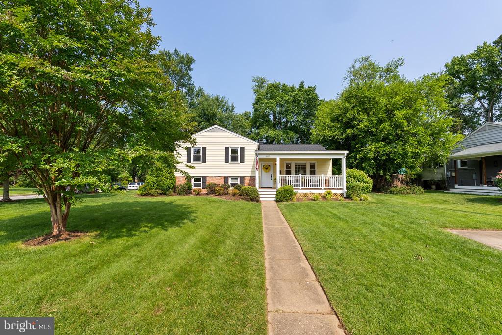 8620 CONOVER PLACE