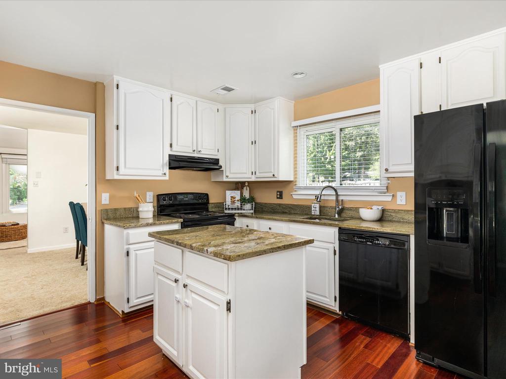 1513 MILLIKENS BEND ROAD