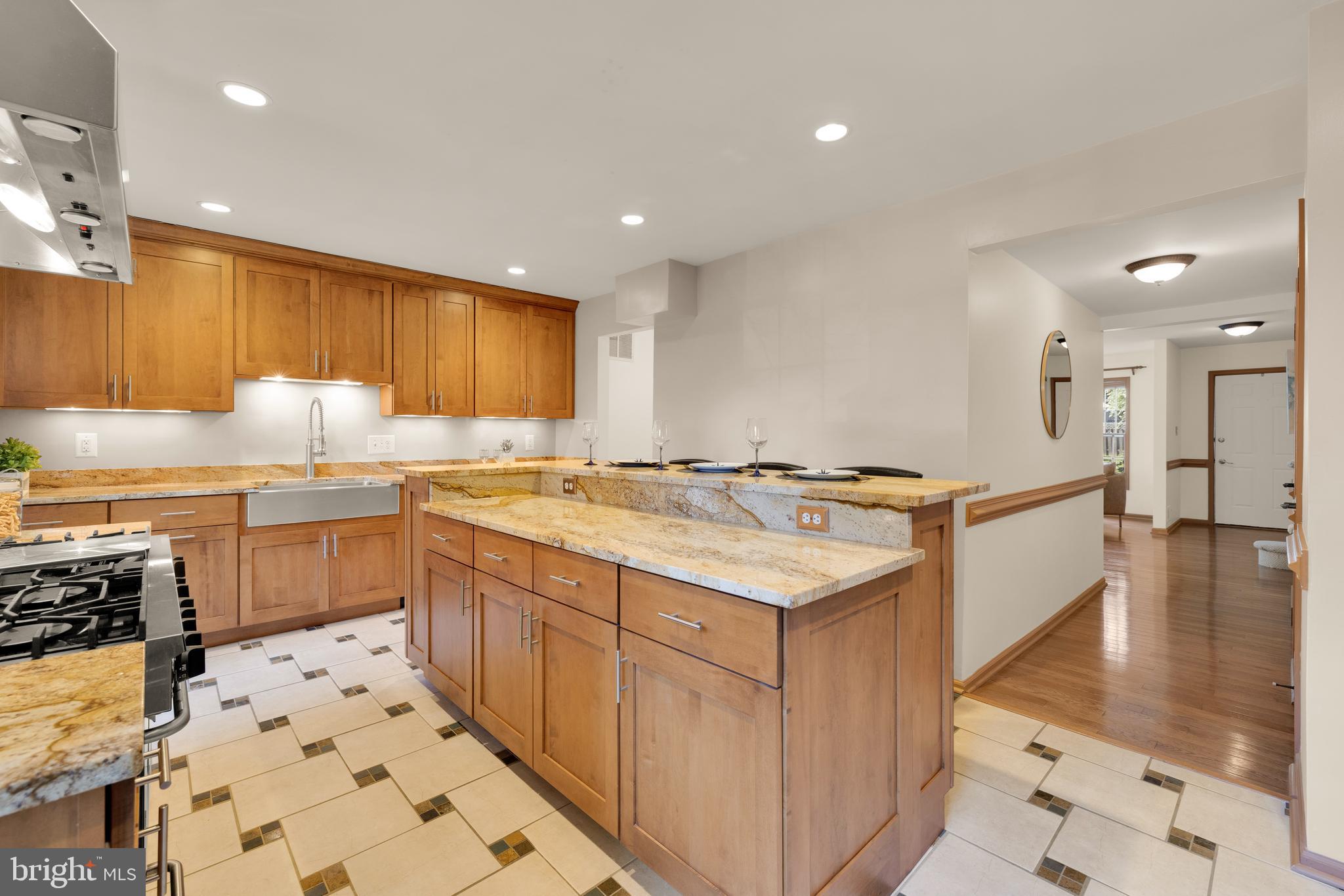 9461 CLOVERDALE COURT