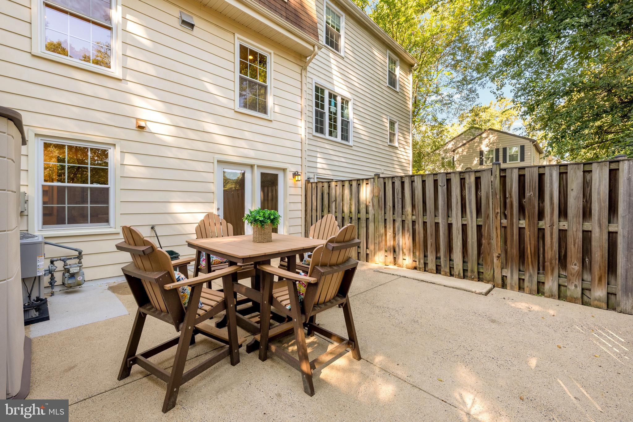 9461 CLOVERDALE COURT