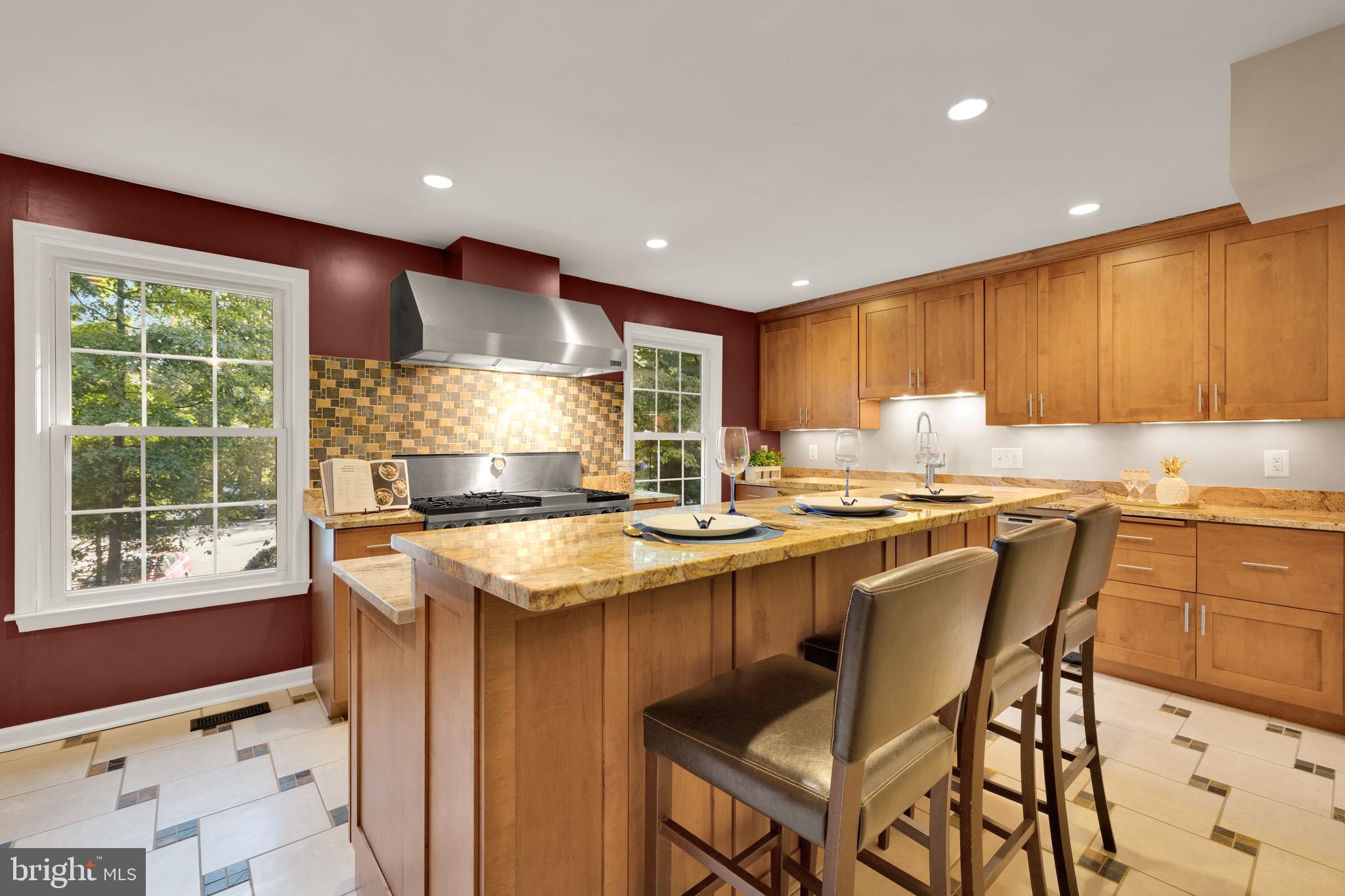 9461 CLOVERDALE COURT