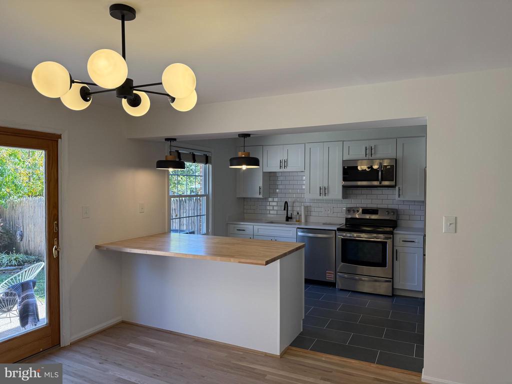 5257 LEESTONE COURT