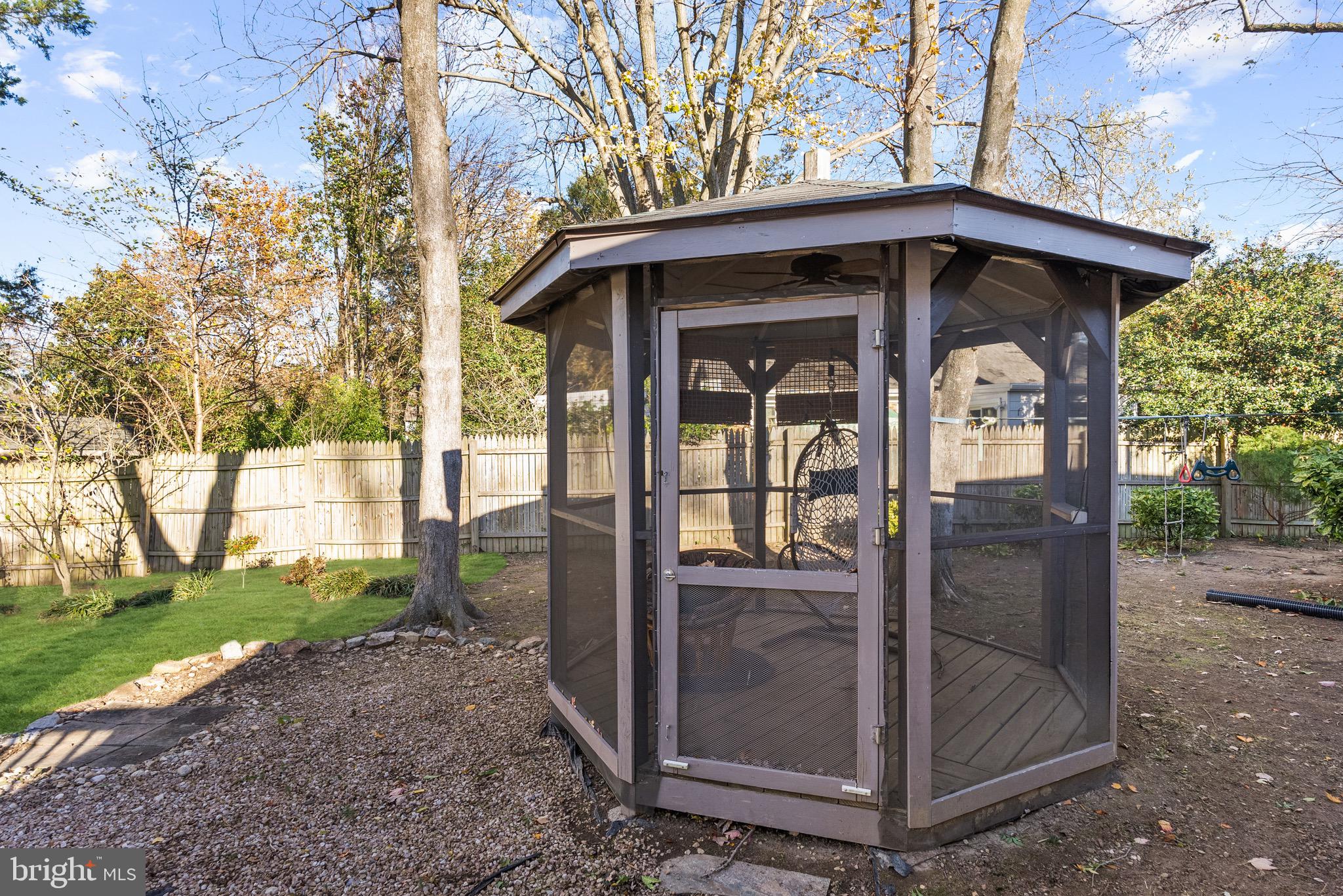 2002 SHENANDOAH ROAD