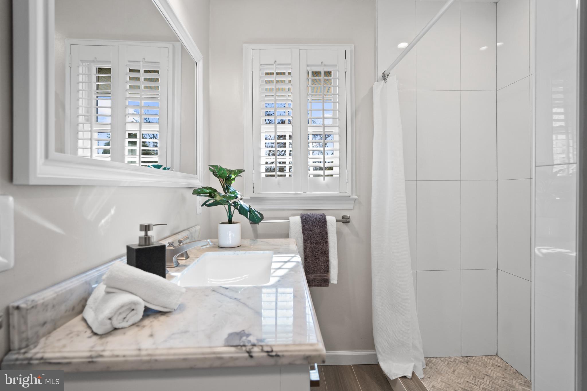 2002 SHENANDOAH ROAD