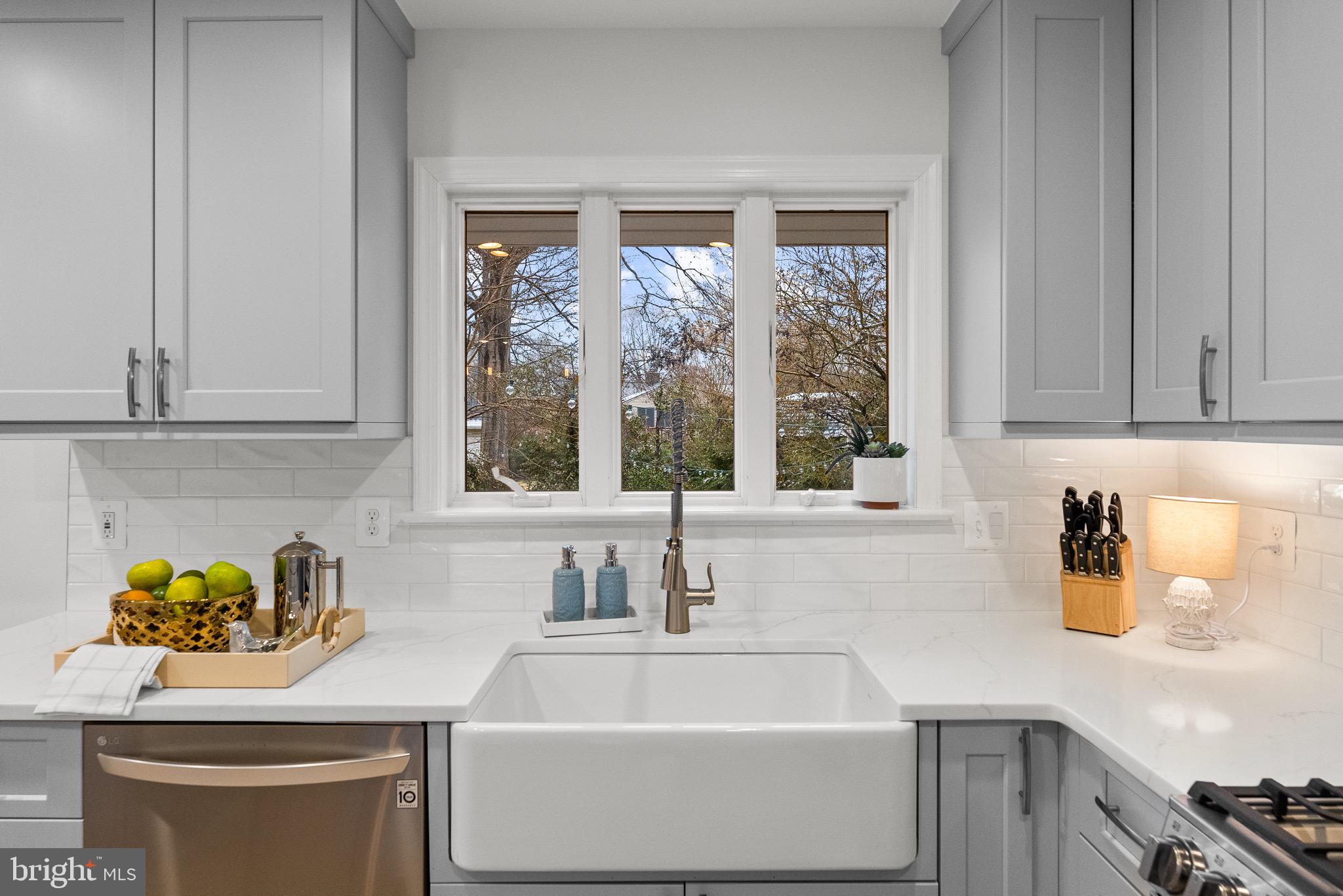 7911 BAINBRIDGE ROAD