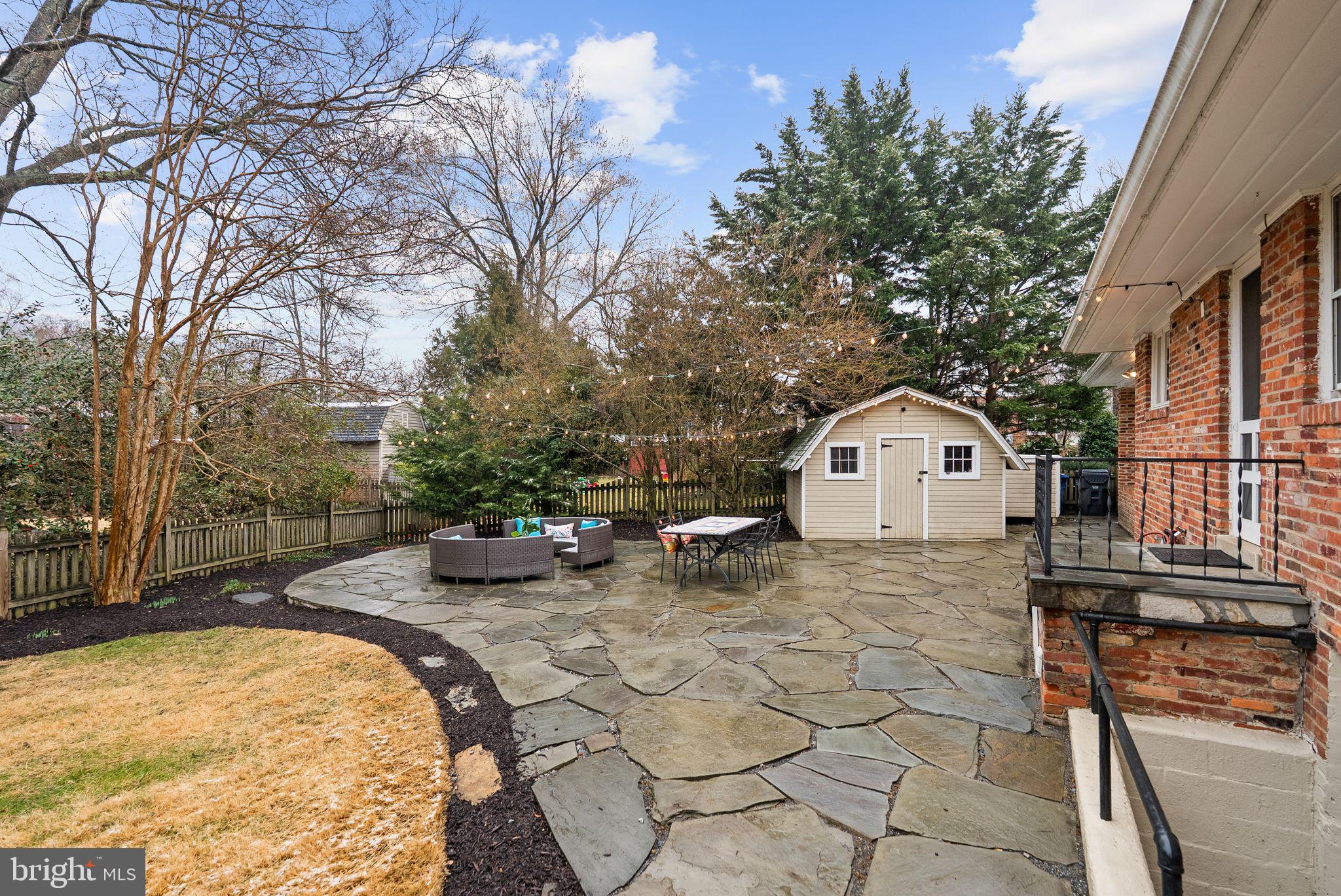 7911 BAINBRIDGE ROAD